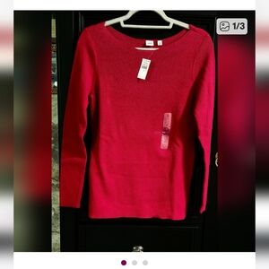 GAP M Red Sweater NWT